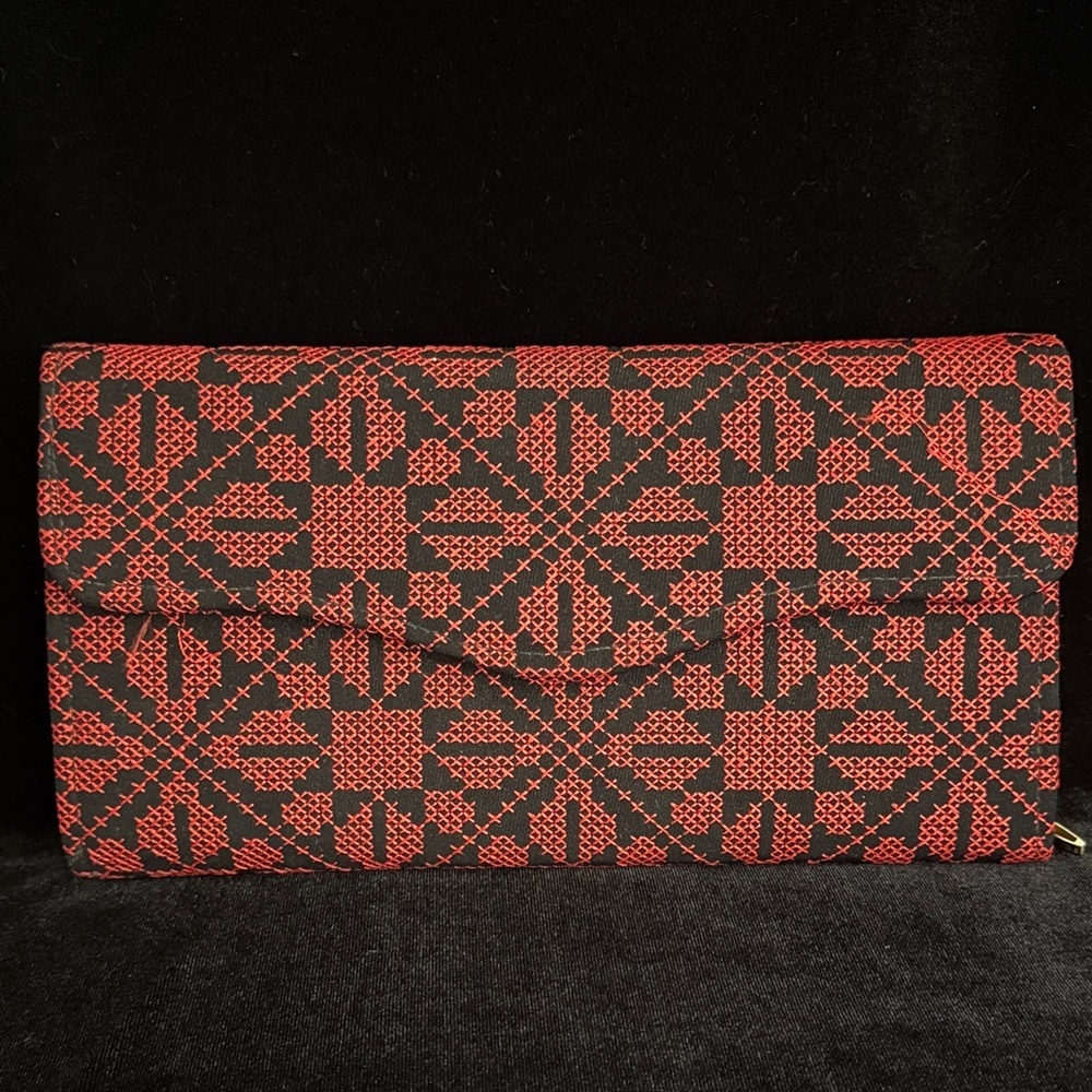 Chic Red and Black Patterned Clutch